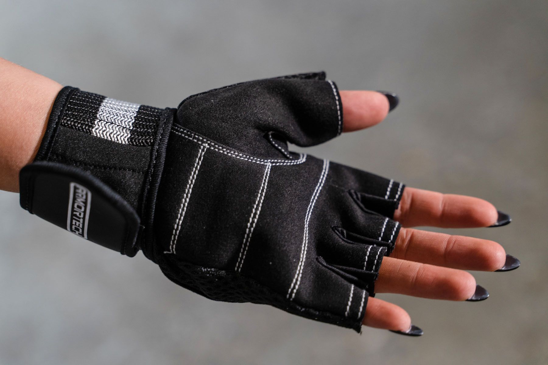 Armortech V2 Air Mesh Lifting Gloves [SIZE: Small]